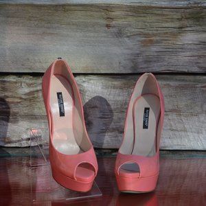 RUTHIE DAVIS 'marine ' pumpstor Size 38.5